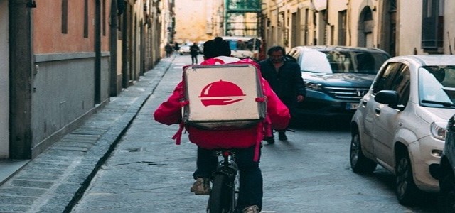 Starbucks allies with Meituan to expand its delivery services in China